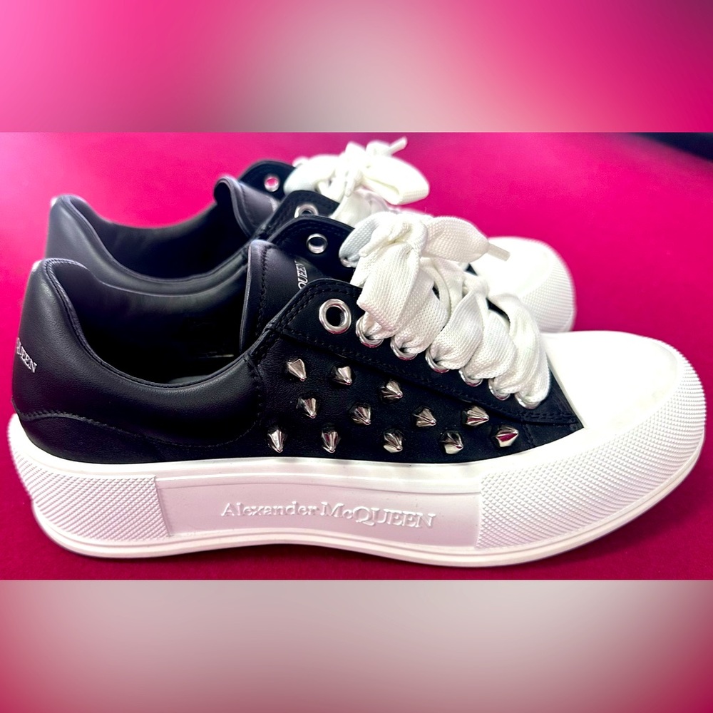 Alexander McQueen spiked rock stud sneakers unisex BRAND NEW size 39